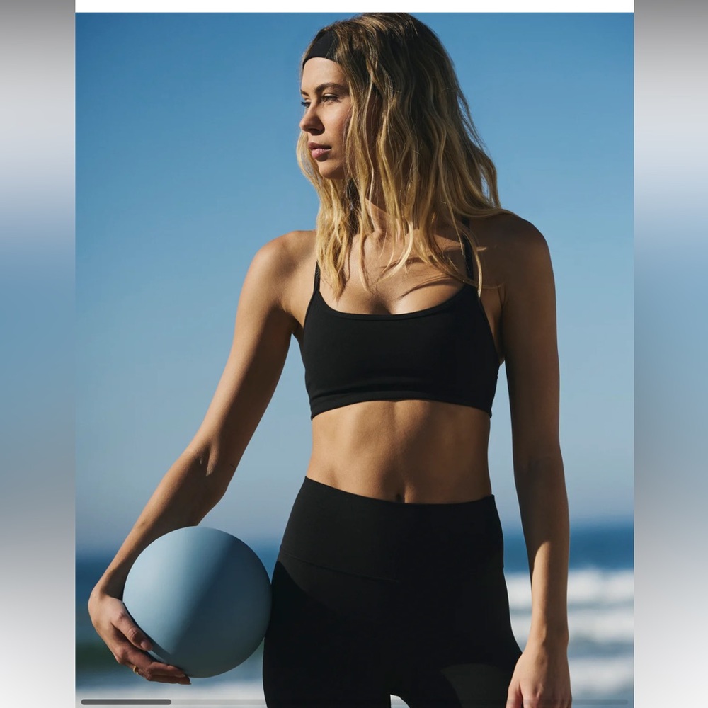Vuori All the Feels black sports bra, medium
